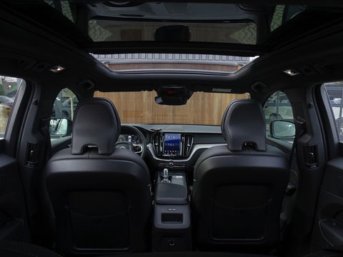 Volvo XC60 T8 400PK AWD / R-Design / 360° / panoramadak / *NAP*