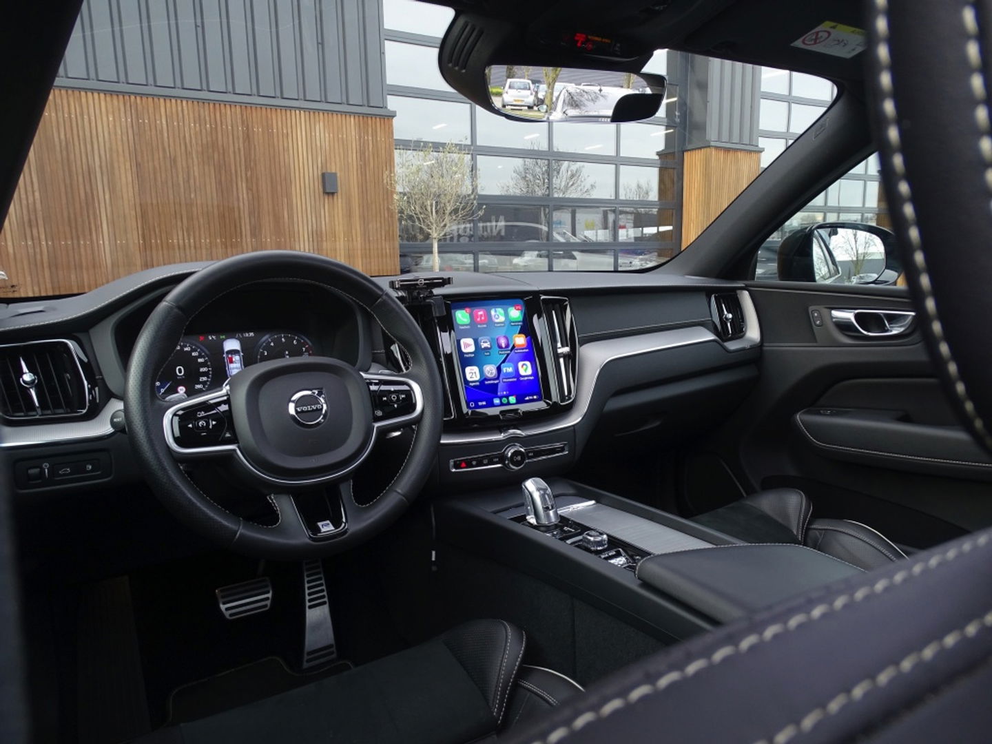 Volvo XC60 T8 400PK AWD / R-Design / 360° / panoramadak / *NAP*