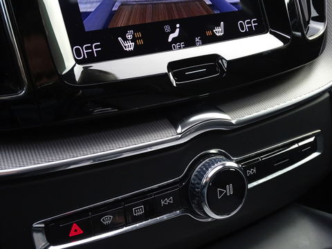 Volvo XC60 T8 400PK AWD / R-Design / 360° / panoramadak / *NAP*