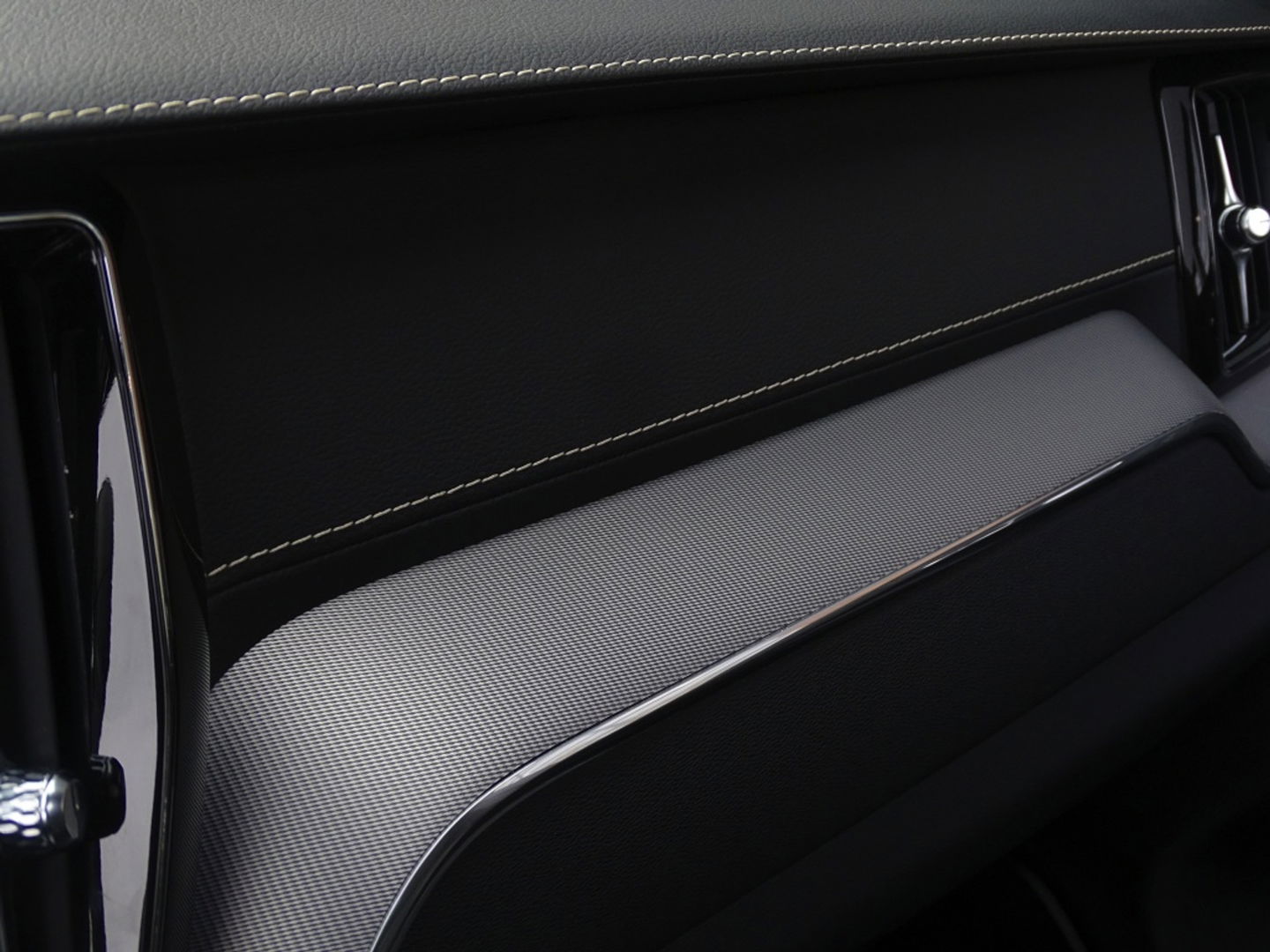 Volvo XC60 T8 400PK AWD / R-Design / 360° / panoramadak / *NAP*