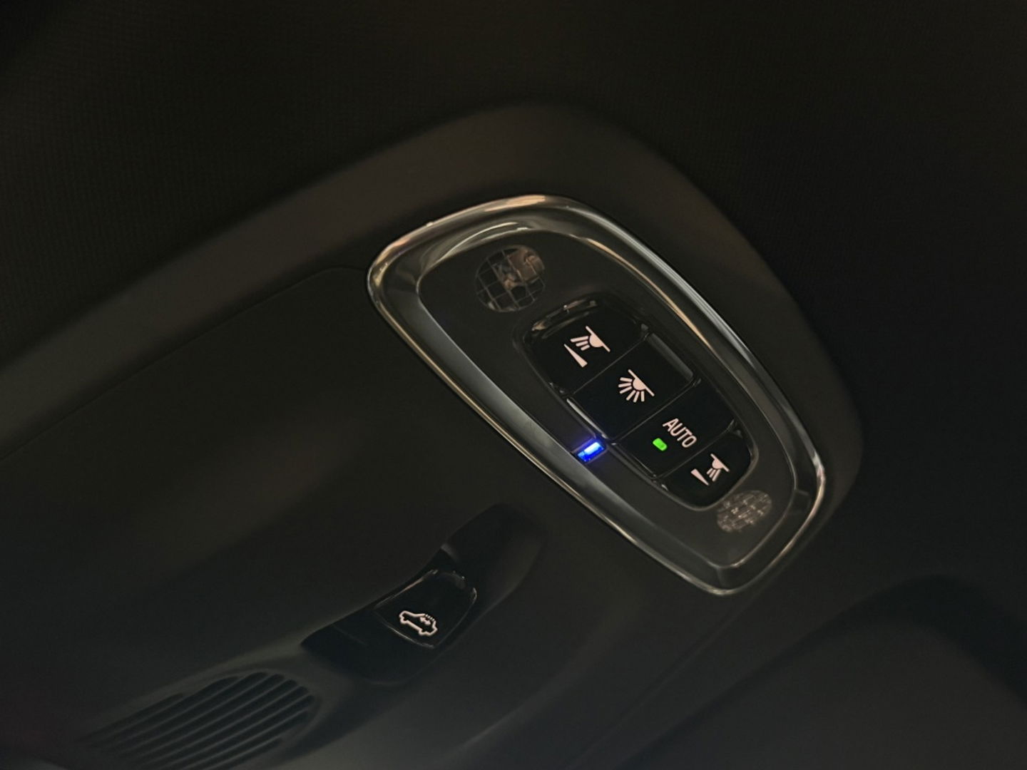 Volvo XC60 T8 400PK AWD / R-Design / 360° / panoramadak / *NAP*