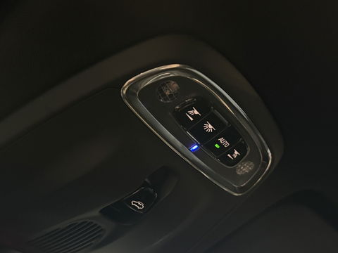 Volvo XC60 T8 400PK AWD / R-Design / 360° / panoramadak / *NAP*