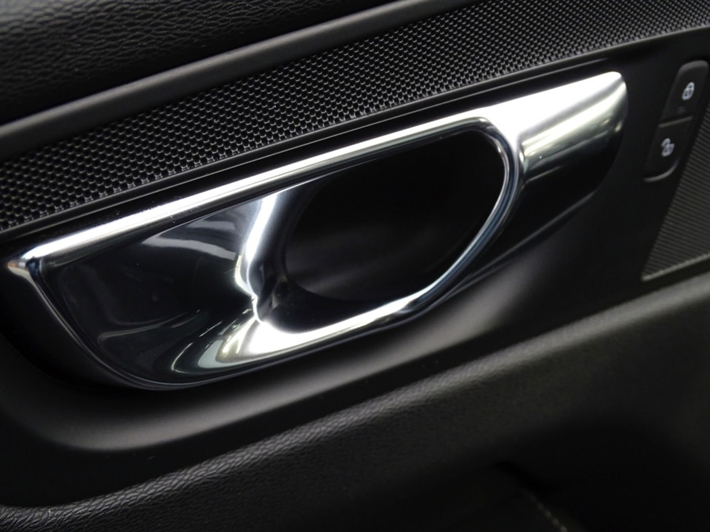 Volvo XC60 T8 400PK AWD / R-Design / 360° / panoramadak / *NAP*