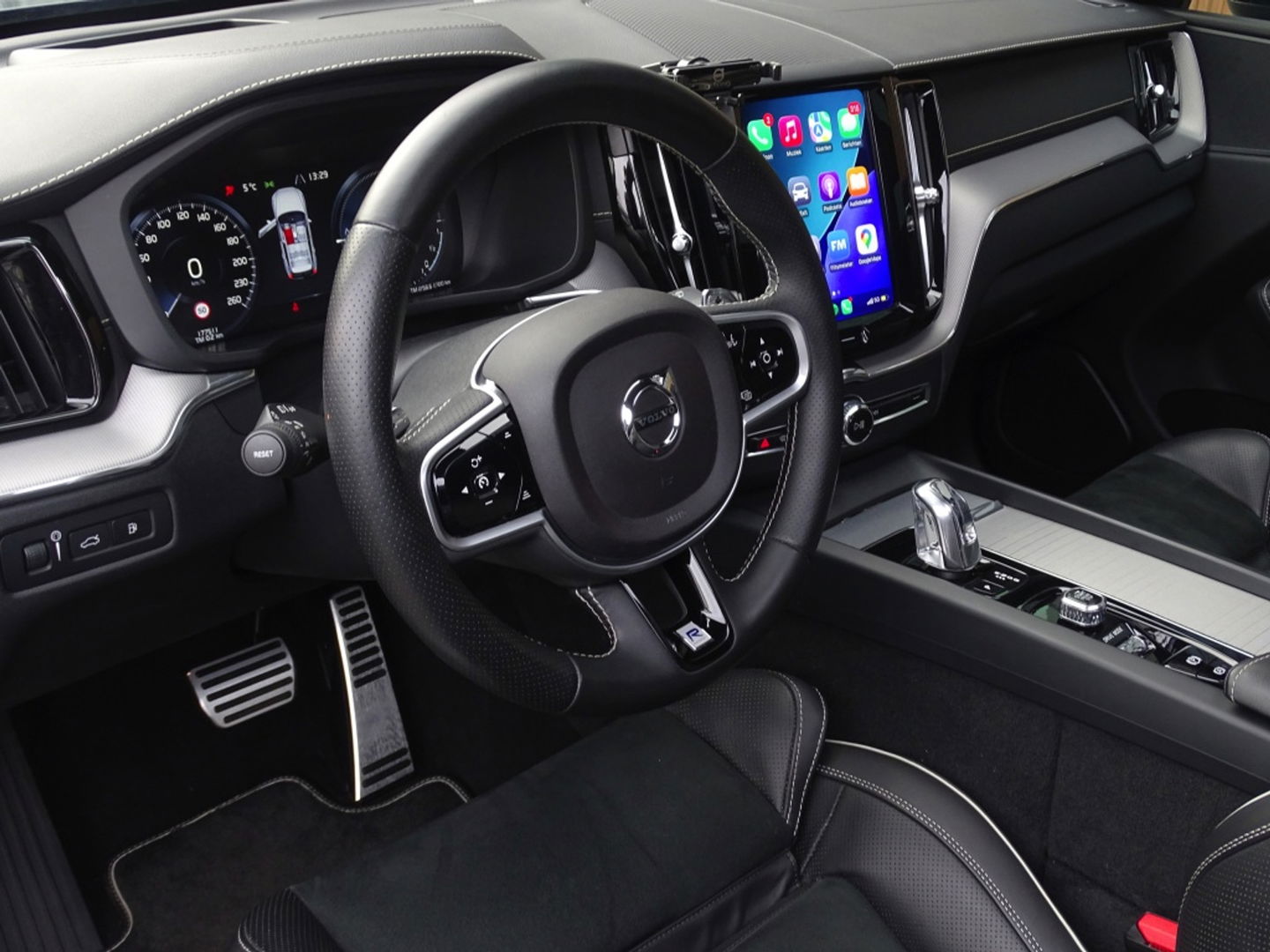 Volvo XC60 T8 400PK AWD / R-Design / 360° / panoramadak / *NAP*