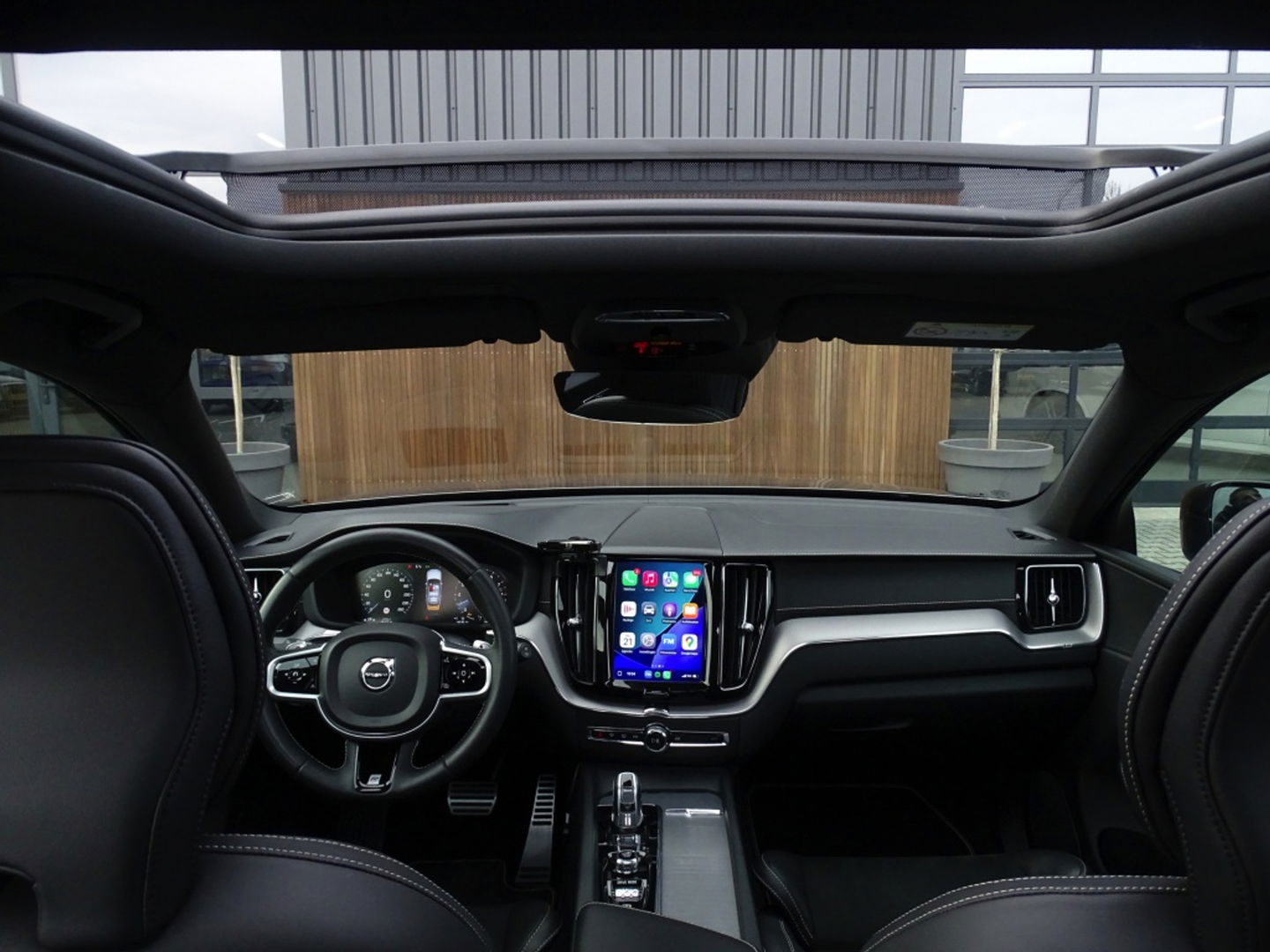 Volvo XC60 T8 400PK AWD / R-Design / 360° / panoramadak / *NAP*