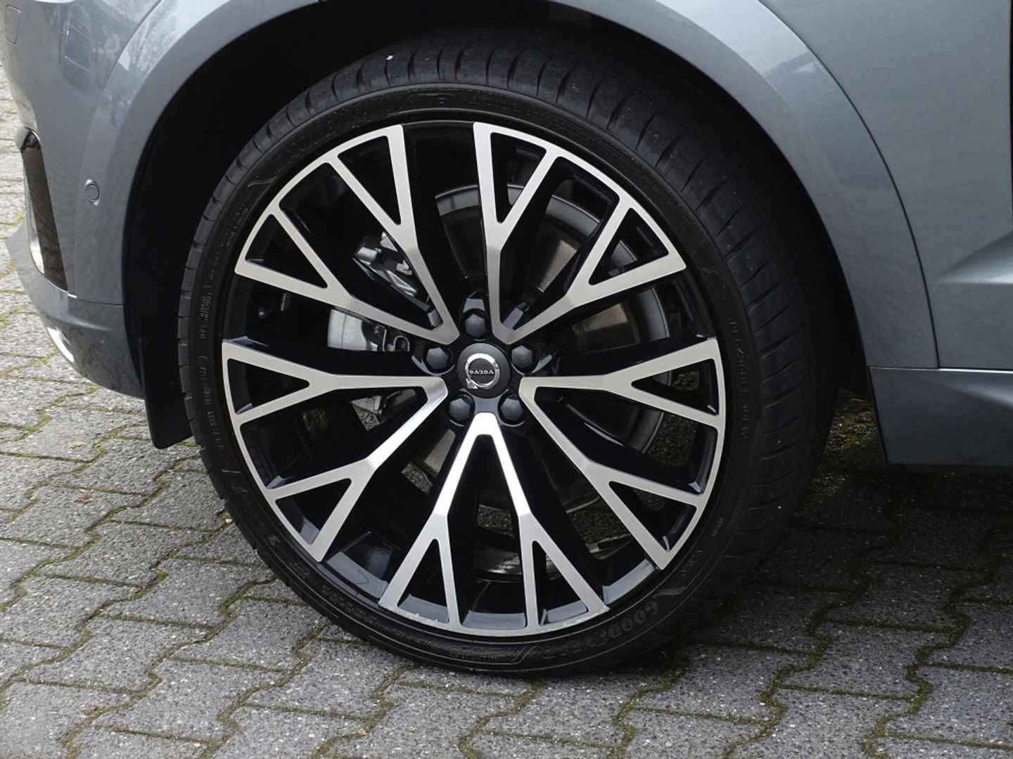 Volvo XC60 T8 400PK AWD / R-Design / 360° / panoramadak / *NAP*