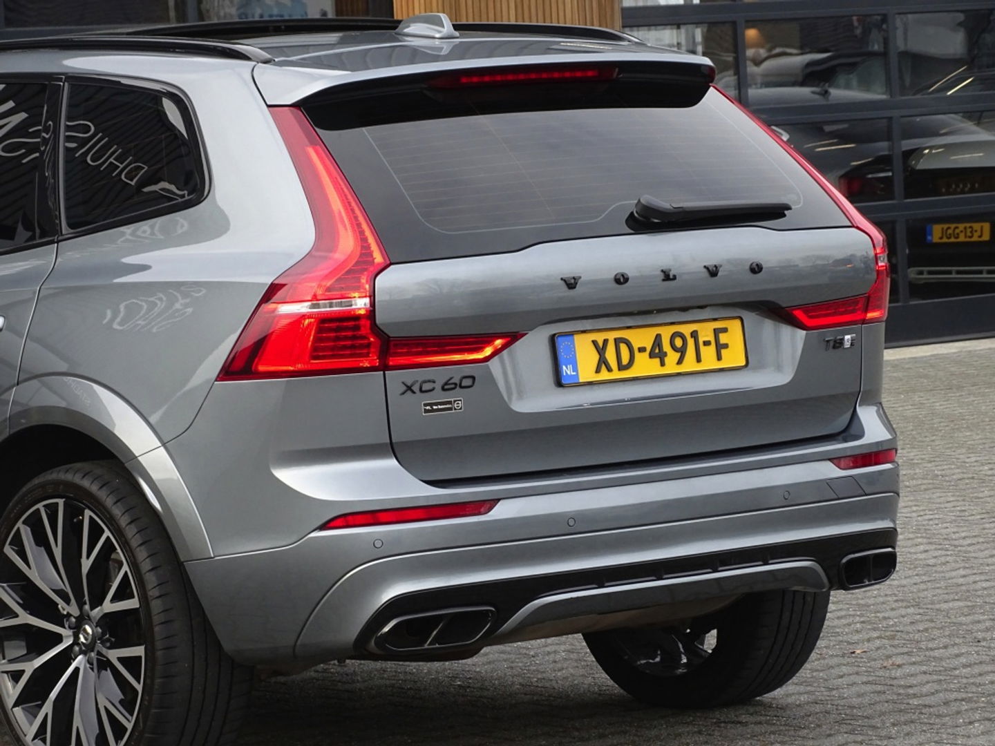 Volvo XC60 T8 400PK AWD / R-Design / 360° / panoramadak / *NAP*