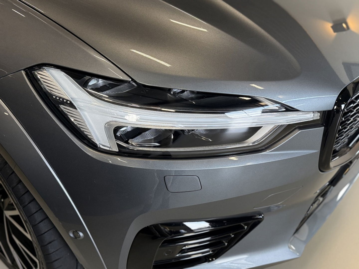 Volvo XC60 T8 400PK AWD / R-Design / 360° / panoramadak / *NAP*