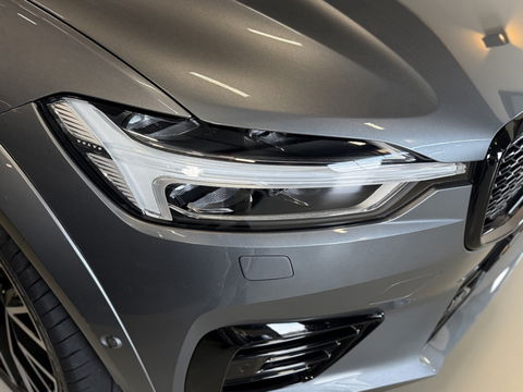 Volvo XC60 T8 400PK AWD / R-Design / 360° / panoramadak / *NAP*