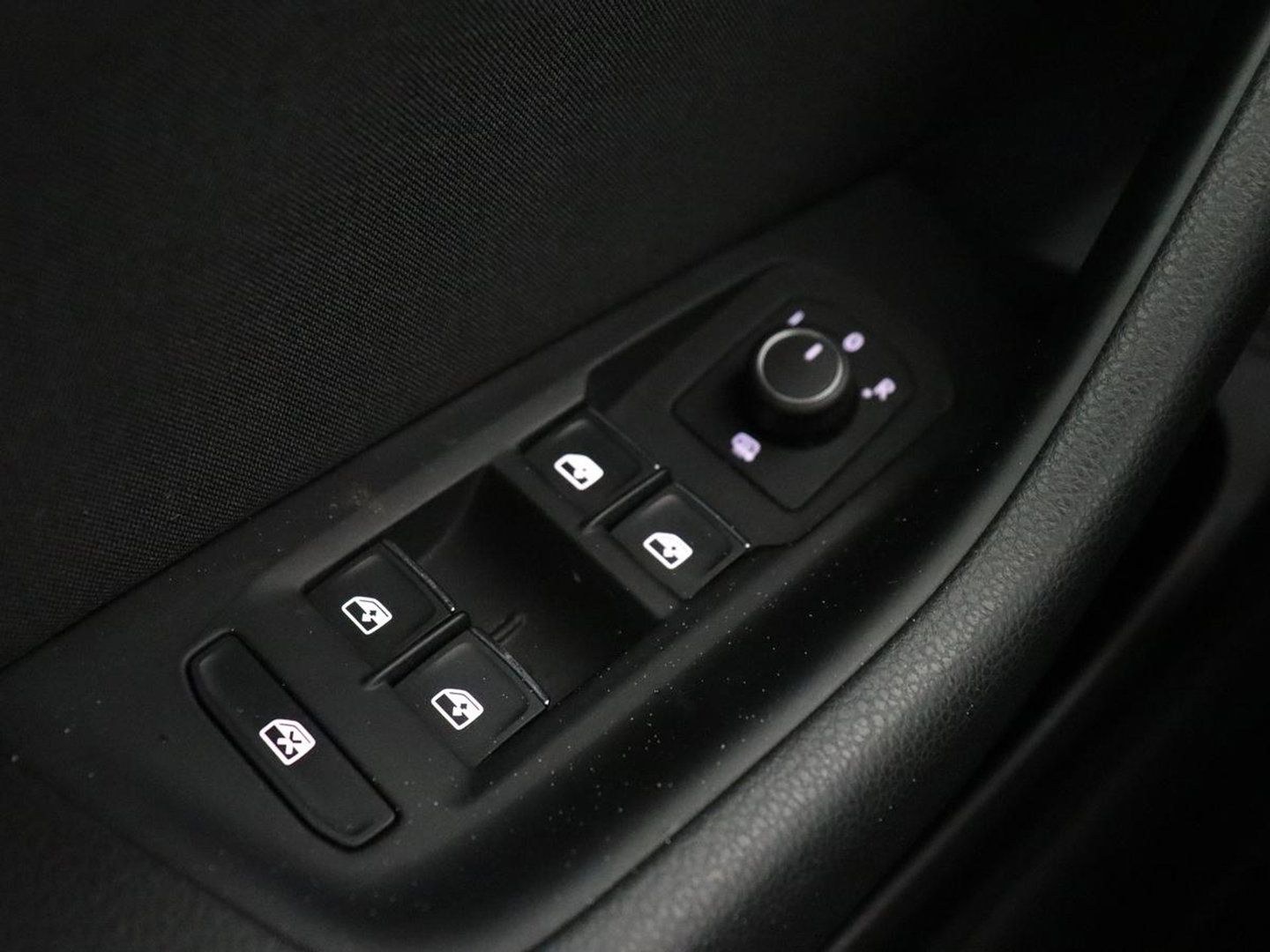 Volkswagen Passat 1.4 TSI PHEV GTE | Trekhaak | Stoelverwarming | Massage | Camera | Carplay | Navigatie | Adaptive cruise | Matrix LED | Parkeerhulp | Climate control | Plug In