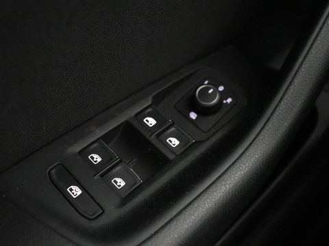 Volkswagen Passat 1.4 TSI PHEV GTE | Trekhaak | Stoelverwarming | Massage | Camera | Carplay | Navigatie | Adaptive cruise | Matrix LED | Parkeerhulp | Climate control | Plug In