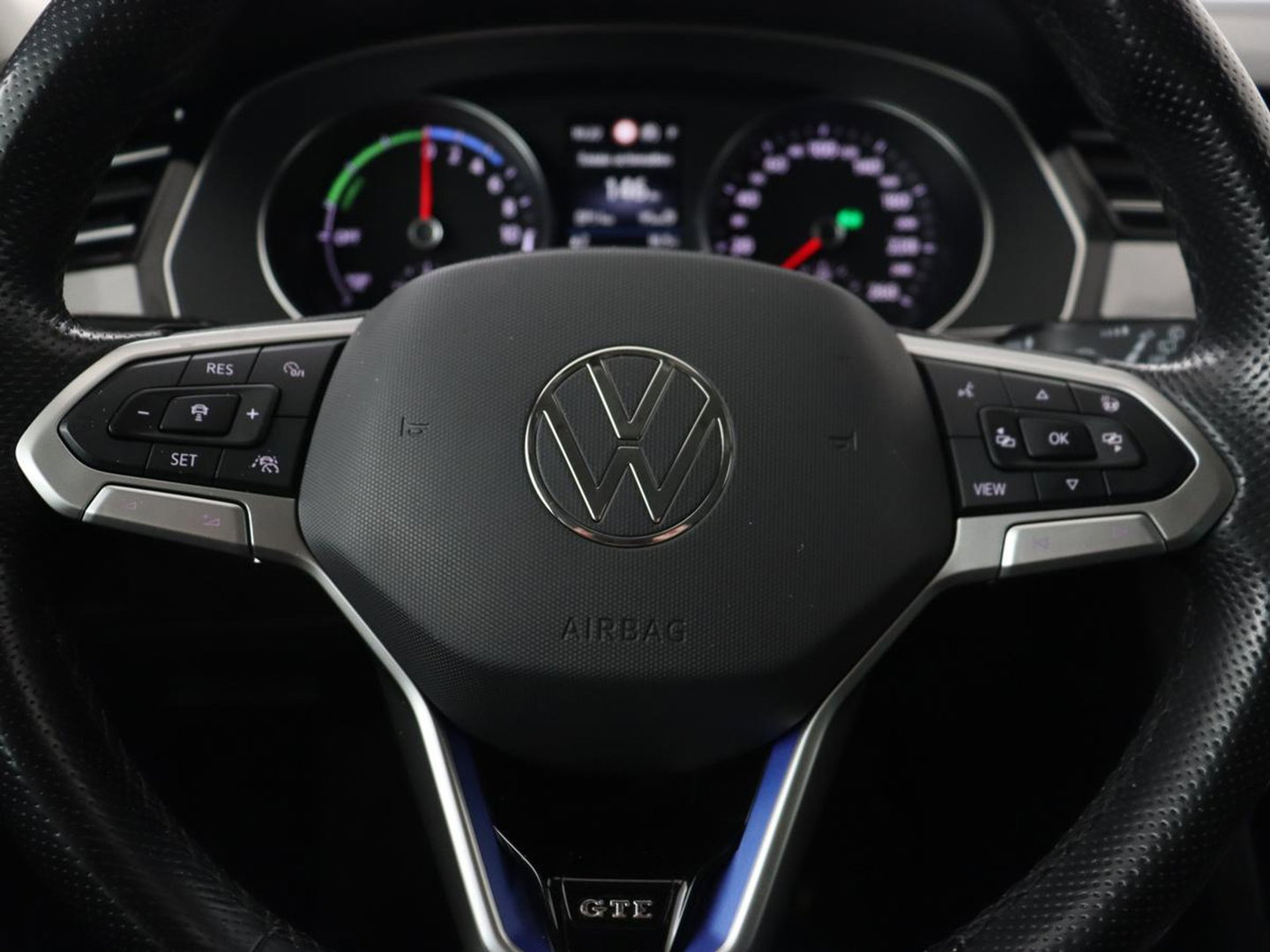 Volkswagen Passat 1.4 TSI PHEV GTE | Trekhaak | Stoelverwarming | Massage | Camera | Carplay | Navigatie | Adaptive cruise | Matrix LED | Parkeerhulp | Climate control | Plug In