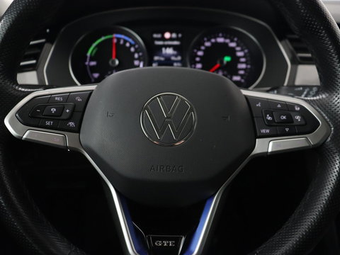 Volkswagen Passat 1.4 TSI PHEV GTE | Trekhaak | Stoelverwarming | Massage | Camera | Carplay | Navigatie | Adaptive cruise | Matrix LED | Parkeerhulp | Climate control | Plug In
