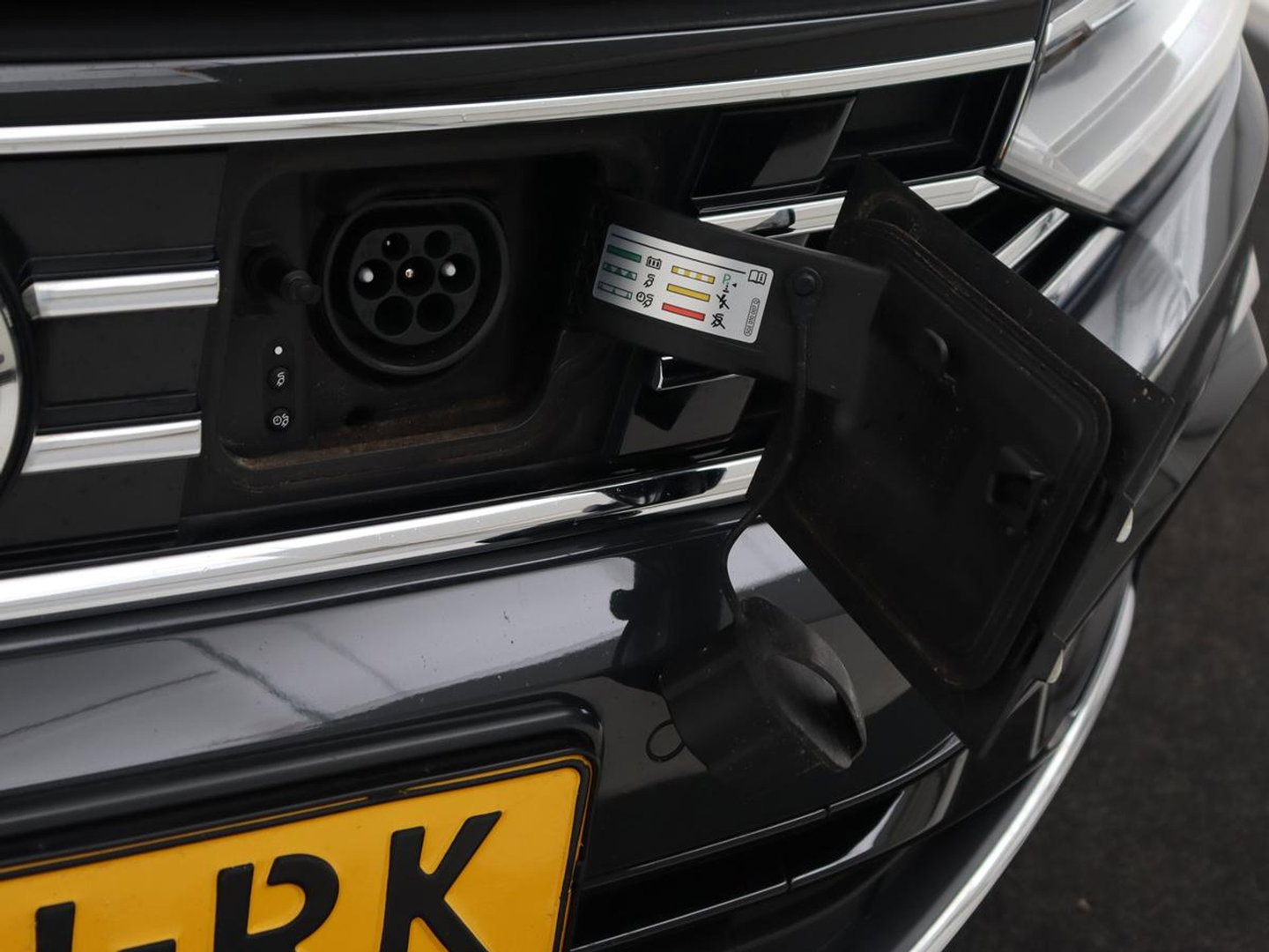 Volkswagen Passat 1.4 TSI PHEV GTE | Trekhaak | Stoelverwarming | Massage | Camera | Carplay | Navigatie | Adaptive cruise | Matrix LED | Parkeerhulp | Climate control | Plug In