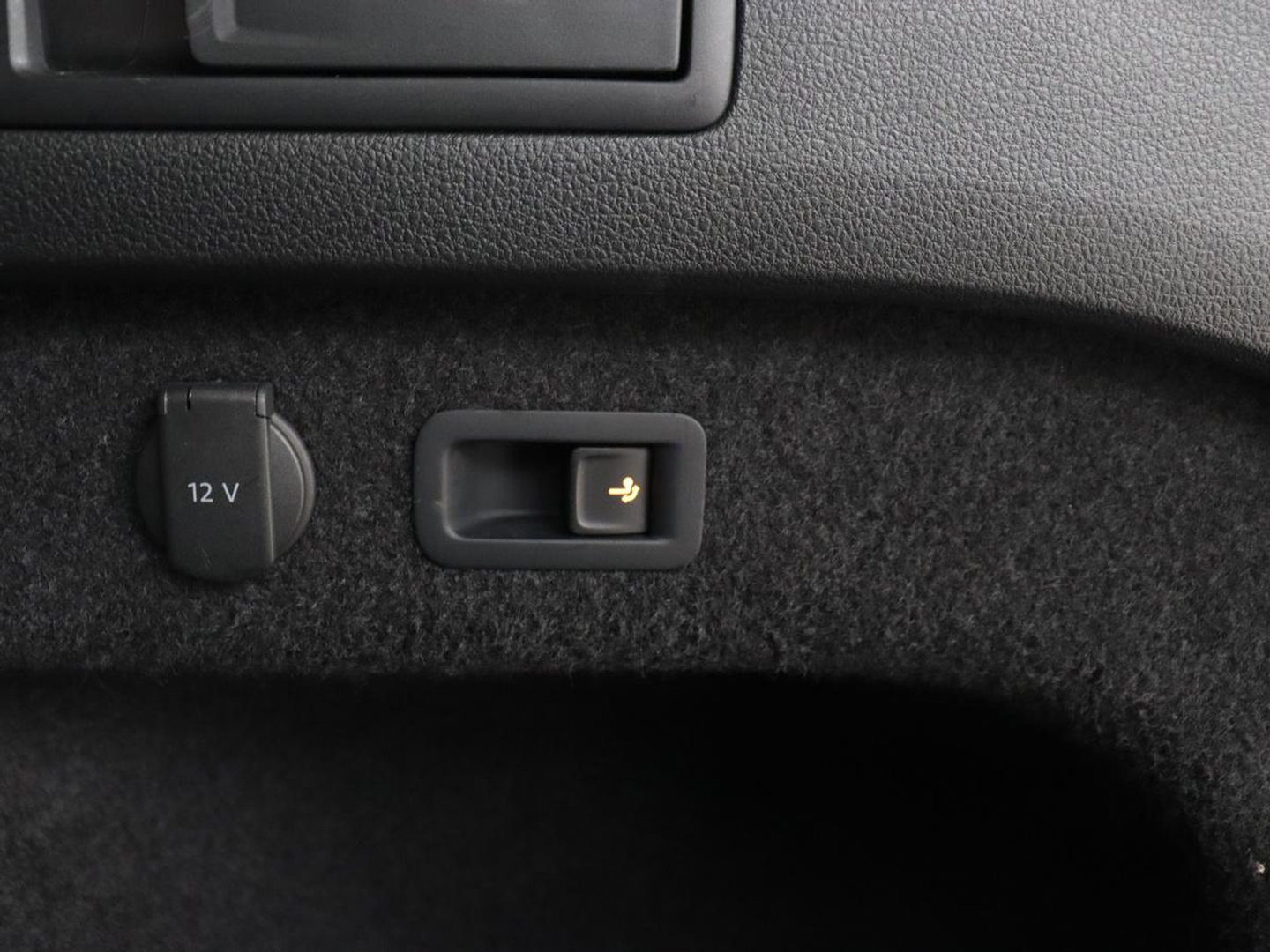 Volkswagen Passat 1.4 TSI PHEV GTE | Trekhaak | Stoelverwarming | Massage | Camera | Carplay | Navigatie | Adaptive cruise | Matrix LED | Parkeerhulp | Climate control | Plug In