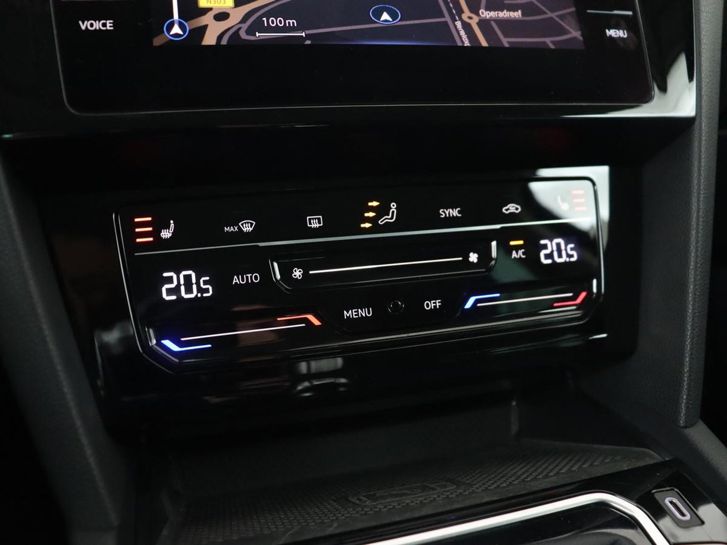 Volkswagen Passat 1.4 TSI PHEV GTE | Trekhaak | Stoelverwarming | Massage | Camera | Carplay | Navigatie | Adaptive cruise | Matrix LED | Parkeerhulp | Climate control | Plug In