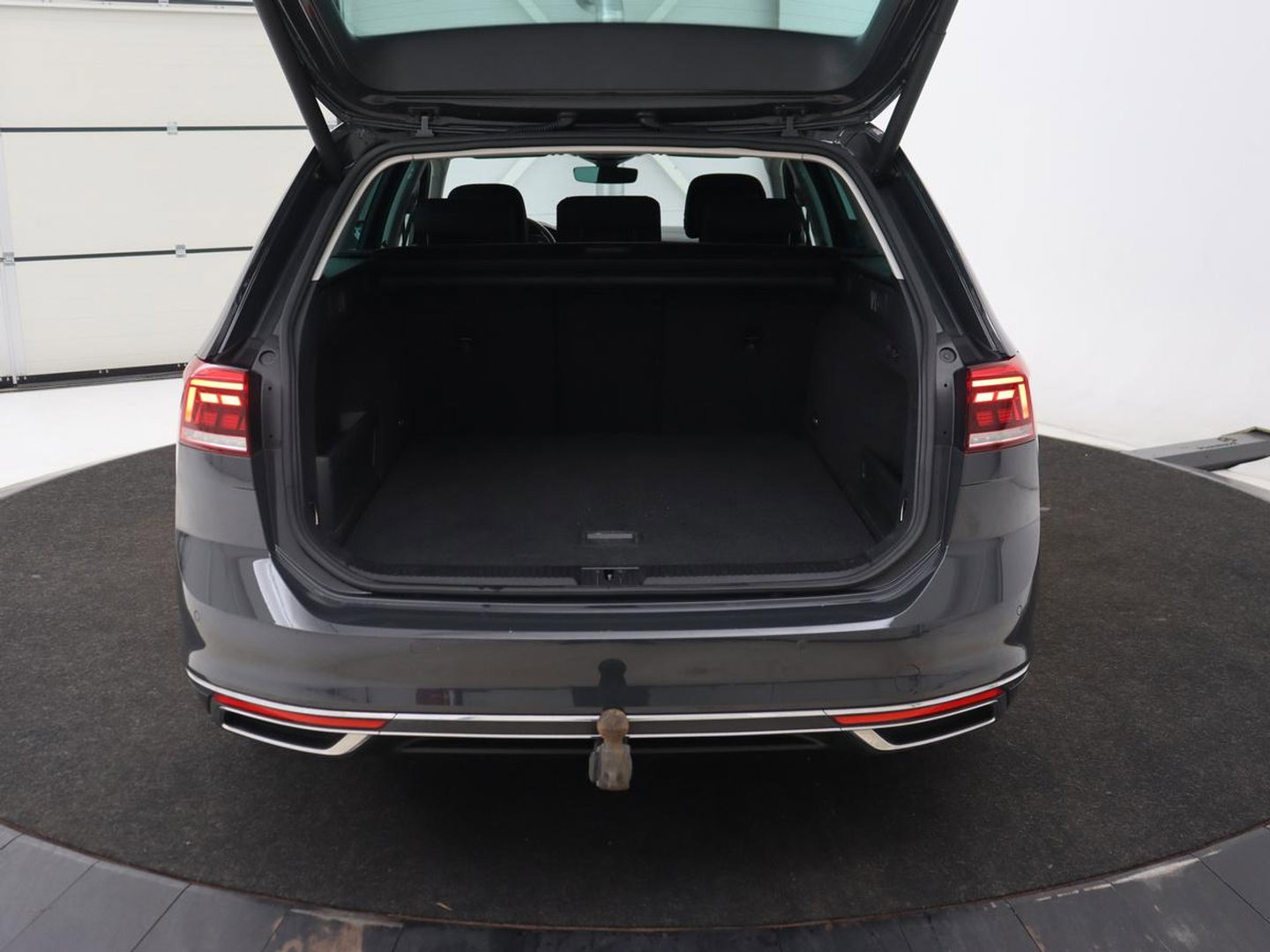 Volkswagen Passat 1.4 TSI PHEV GTE | Trekhaak | Stoelverwarming | Massage | Camera | Carplay | Navigatie | Adaptive cruise | Matrix LED | Parkeerhulp | Climate control | Plug In