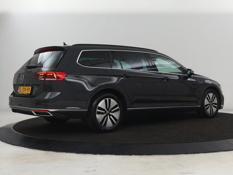 Volkswagen Passat 1.4 TSI PHEV GTE | Trekhaak | Stoelverwarming | Massage | Camera | Carplay | Navigatie | Adaptive cruise | Matrix LED | Parkeerhulp | Climate control | Plug In