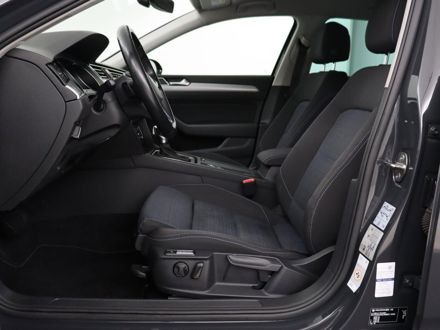 Volkswagen Passat 1.4 TSI PHEV GTE | Trekhaak | Stoelverwarming | Massage | Camera | Carplay | Navigatie | Adaptive cruise | Matrix LED | Parkeerhulp | Climate control | Plug In