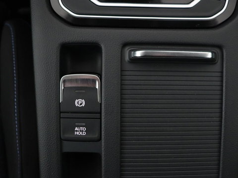 Volkswagen Passat 1.4 TSI PHEV GTE | Trekhaak | Stoelverwarming | Massage | Camera | Carplay | Navigatie | Adaptive cruise | Matrix LED | Parkeerhulp | Climate control | Plug In