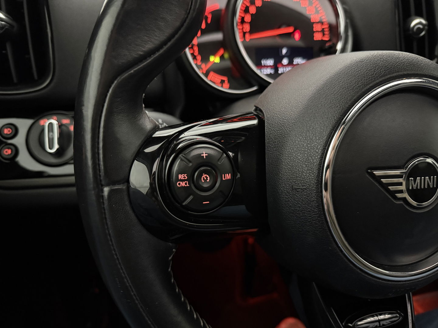 MINI Countryman 1.5 Cooper Chili | Pano | Sfeer | H/K | Carplay | Cruise | Trekh. | Stoelverw. | Keyless | NAP