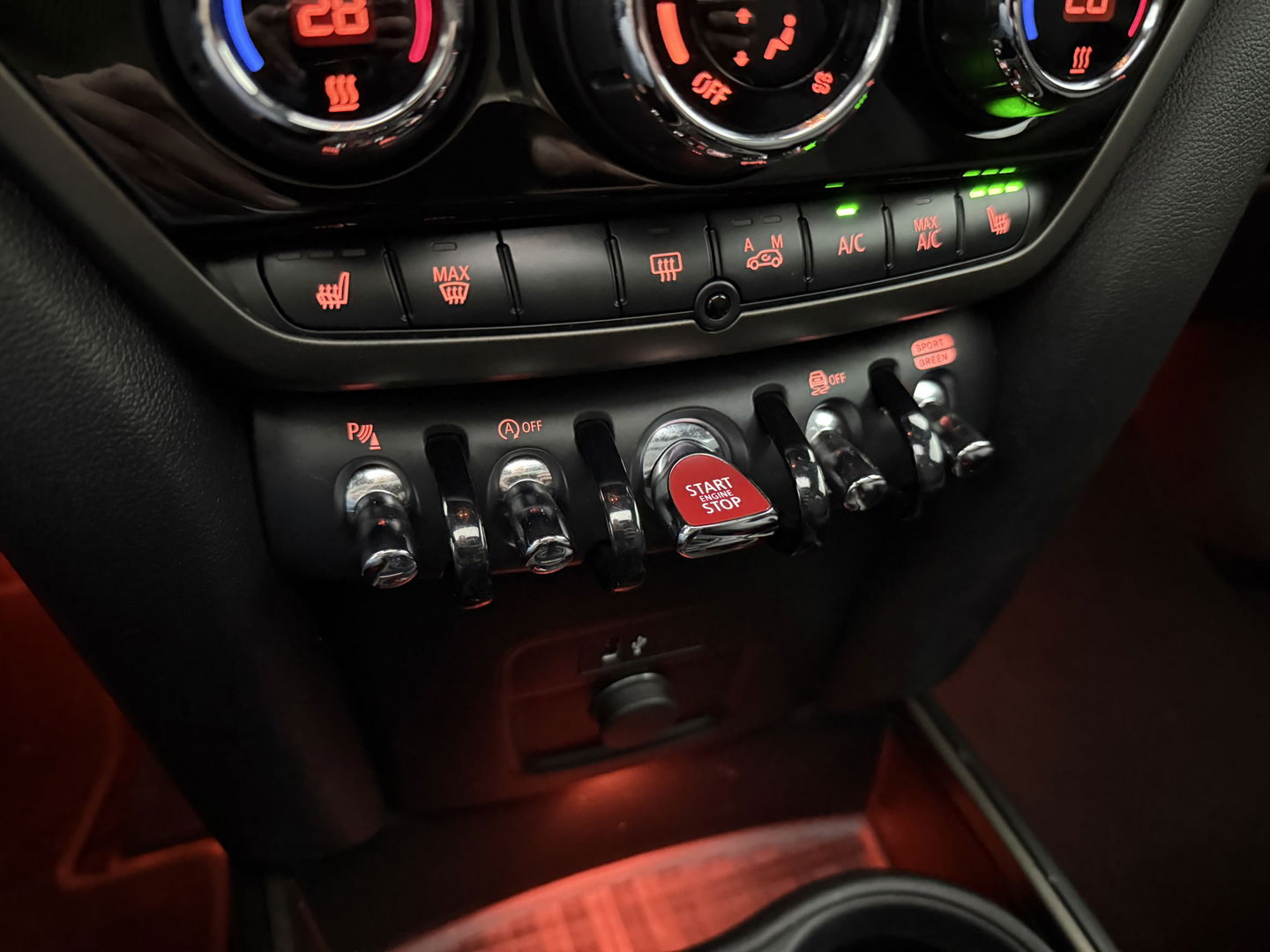 MINI Countryman 1.5 Cooper Chili | Pano | Sfeer | H/K | Carplay | Cruise | Trekh. | Stoelverw. | Keyless | NAP