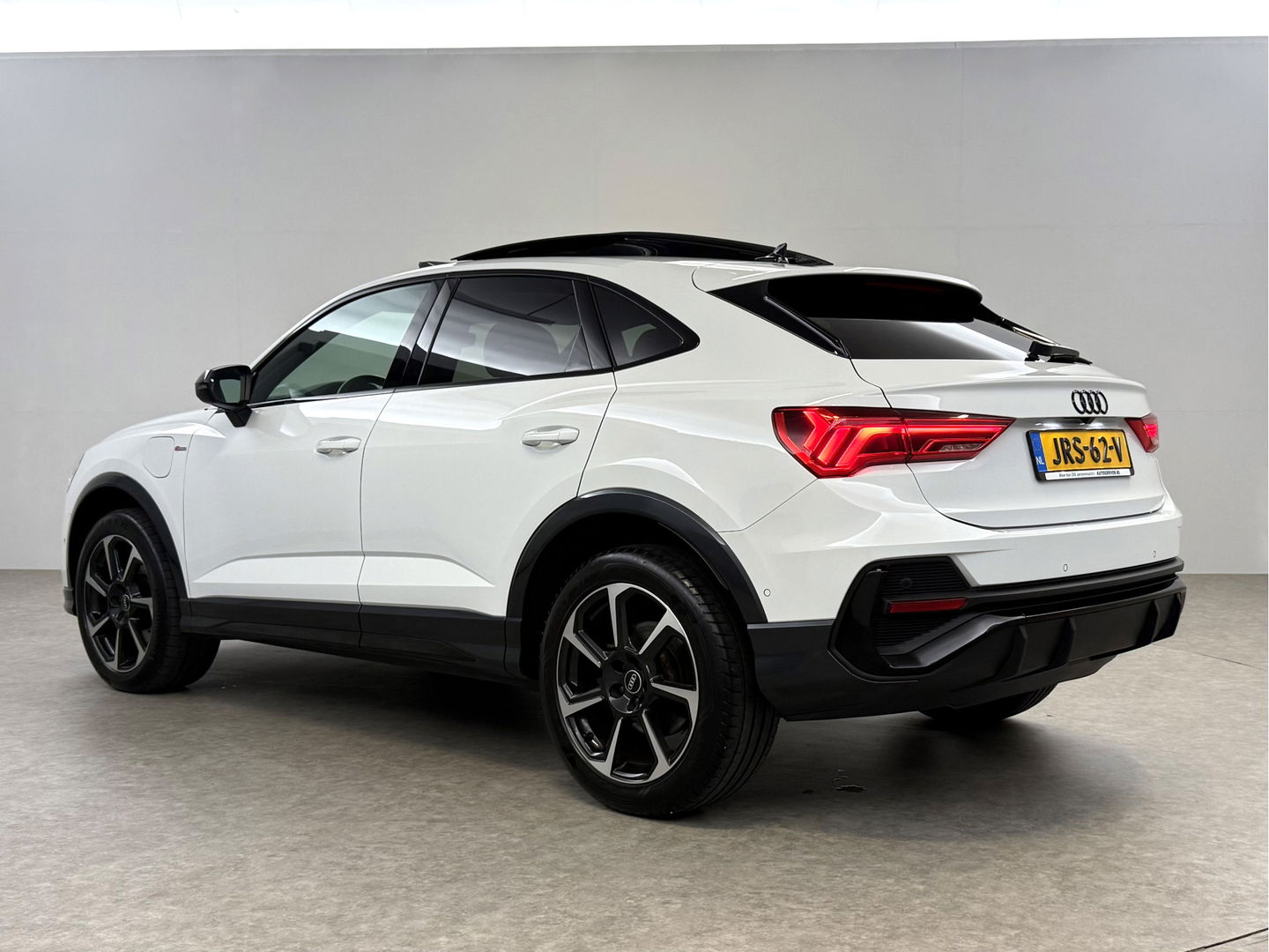 Audi Q3 45 TFSI e Sportback S-Line | SOH 96% | Pano | LED-Matrix | Camera | Virtual | Sfeer | Stoelverw. | Cruise | Navi