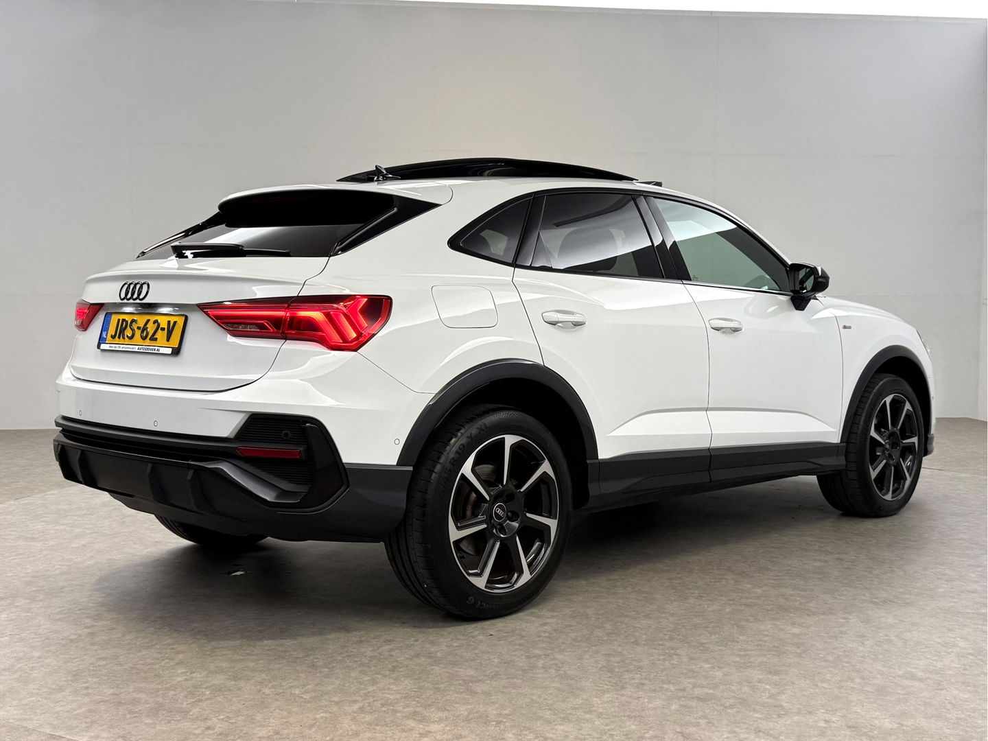 Audi Q3 45 TFSI e Sportback S-Line | SOH 96% | Pano | LED-Matrix | Camera | Virtual | Sfeer | Stoelverw. | Cruise | Navi