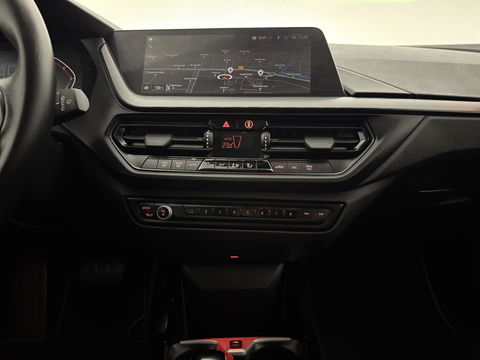 BMW 1-serie 118i | Camera | Sfeer | Virtual | Carplay | Cruise | Parkeersens. | NAP