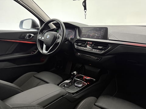 BMW 1-serie 118i | Camera | Sfeer | Virtual | Carplay | Cruise | Parkeersens. | NAP