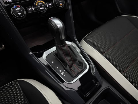 Volkswagen T-Roc 1.5 TSI 150PK R-Line | Pano | Sfeer | Virtual | Carplay | LED | Adap. Cruise | Parkeersens. | NAP