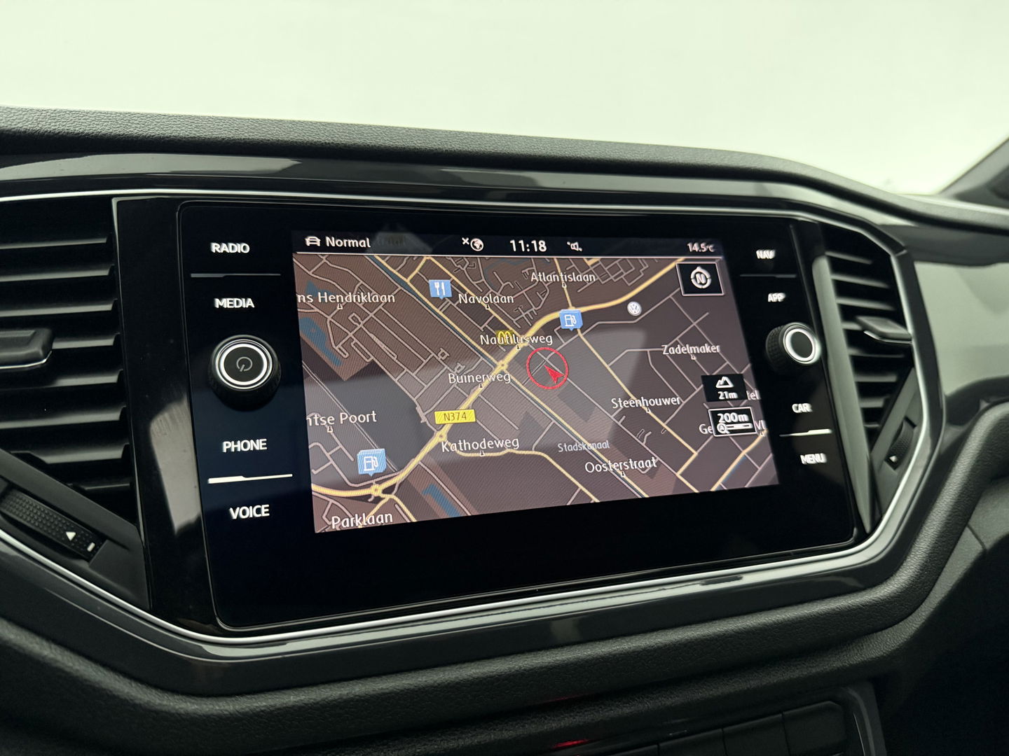 Volkswagen T-Roc 1.5 TSI 150PK R-Line | Pano | Sfeer | Virtual | Carplay | LED | Adap. Cruise | Parkeersens. | NAP