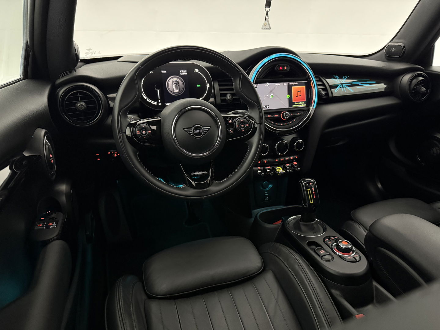 MINI Cooper Yours 33 kWh | SOH 92% | Snelladen | Pano | H/K | Sfeer | HuD | Virtual | Camera | Carplay | Stoelverw. | Keyless |  NAP