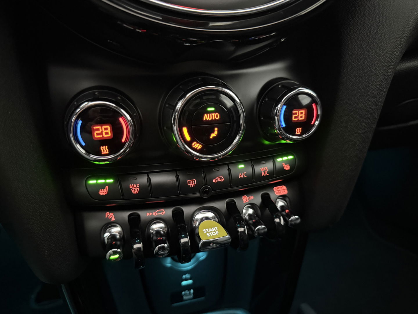 MINI Cooper Yours 33 kWh | SOH 92% | Snelladen | Pano | H/K | Sfeer | HuD | Virtual | Camera | Carplay | Stoelverw. | Keyless |  NAP
