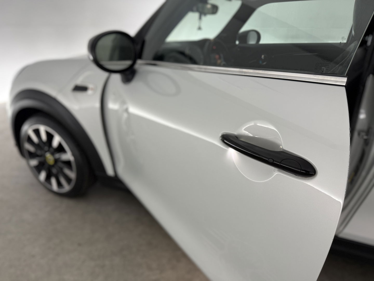 MINI Cooper Yours 33 kWh | SOH 92% | Snelladen | Pano | H/K | Sfeer | HuD | Virtual | Camera | Carplay | Stoelverw. | Keyless |  NAP