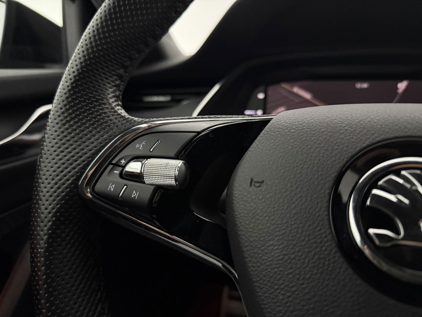 Škoda Octavia 1.0 TSI Sport Business | Virtual | Sfeerverl. | Carplay | Parkeersens. | NAP