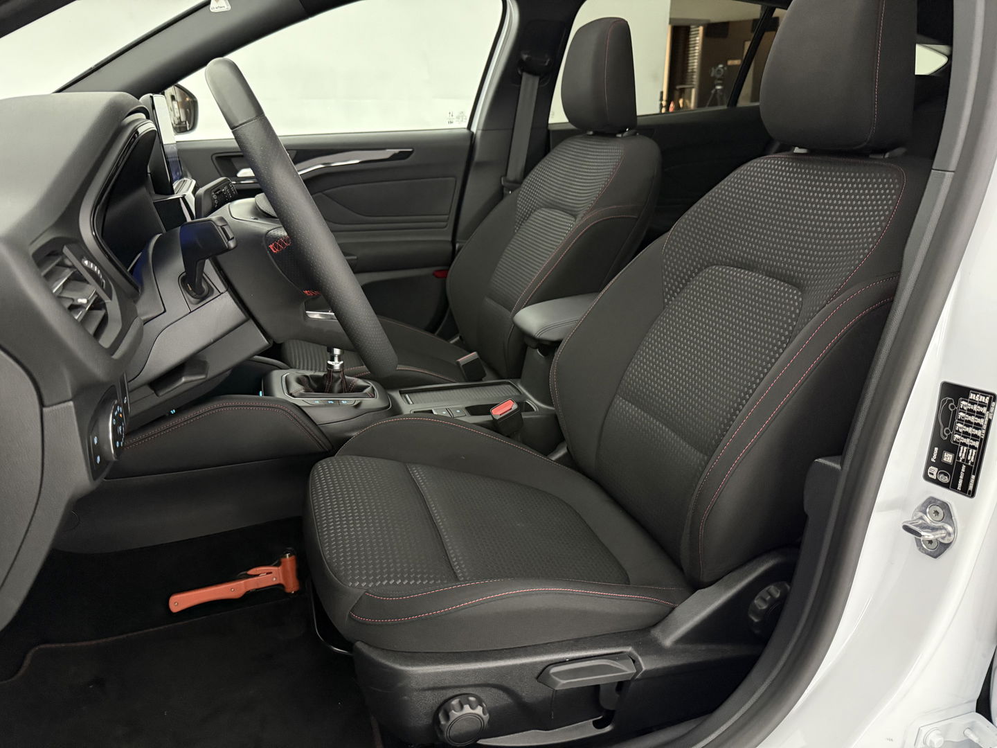 Ford Focus 1.5 EcoBlue ST Line X Business | Pano | Camera | Stoel/Stuur verw. | Trekh. | Keyless | Virtual | Carplay | NAP