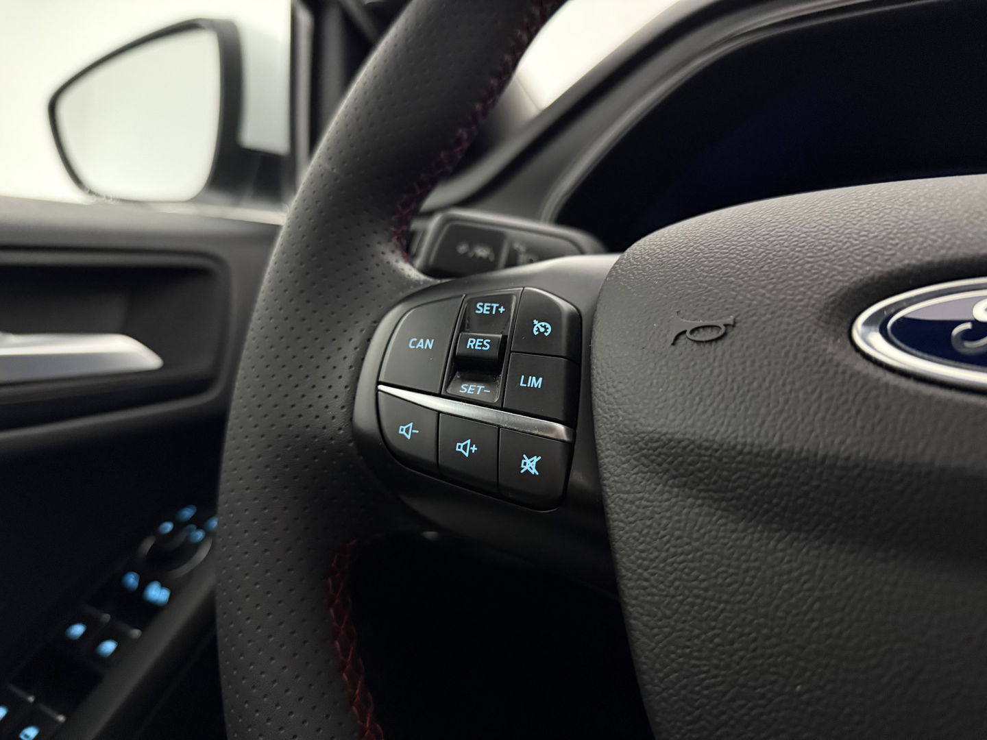 Ford Focus 1.5 EcoBlue ST Line X Business | Pano | Camera | Stoel/Stuur verw. | Trekh. | Keyless | Virtual | Carplay | NAP