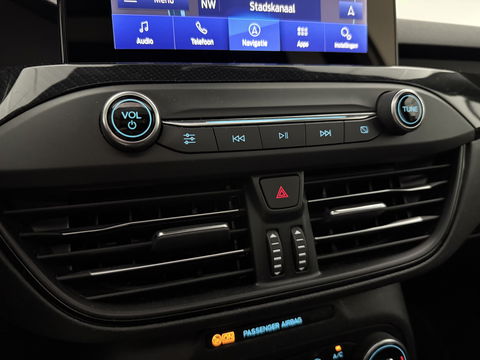 Ford Focus 1.5 EcoBlue ST Line X Business | Pano | Camera | Stoel/Stuur verw. | Trekh. | Keyless | Virtual | Carplay | NAP