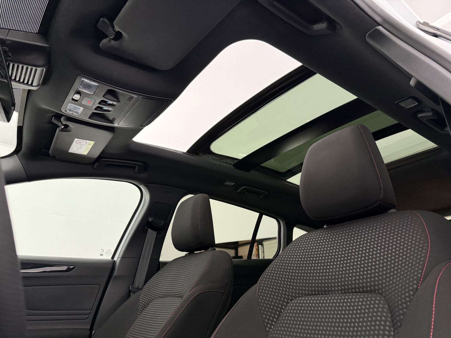 Ford Focus 1.5 EcoBlue ST Line X Business | Pano | Camera | Stoel/Stuur verw. | Trekh. | Keyless | Virtual | Carplay | NAP