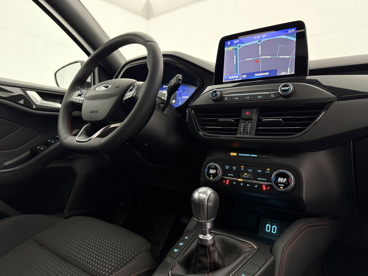 Ford Focus 1.5 EcoBlue ST Line X Business | Pano | Camera | Stoel/Stuur verw. | Trekh. | Keyless | Virtual | Carplay | NAP