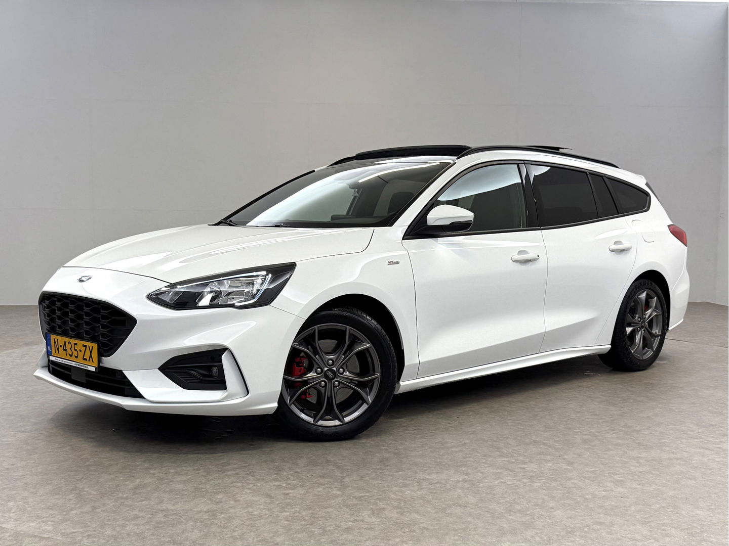 Ford Focus 1.5 EcoBlue ST Line X Business | Pano | Camera | Stoel/Stuur verw. | Trekh. | Keyless | Virtual | Carplay | NAP