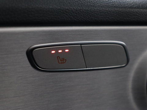 Mercedes-Benz C-Klasse 160 AMG Limited | Stoelverwarming | Leder/Alcantara | Camera | Carplay | Digital Cockpit | Navigatie | Park Assist | Full LED