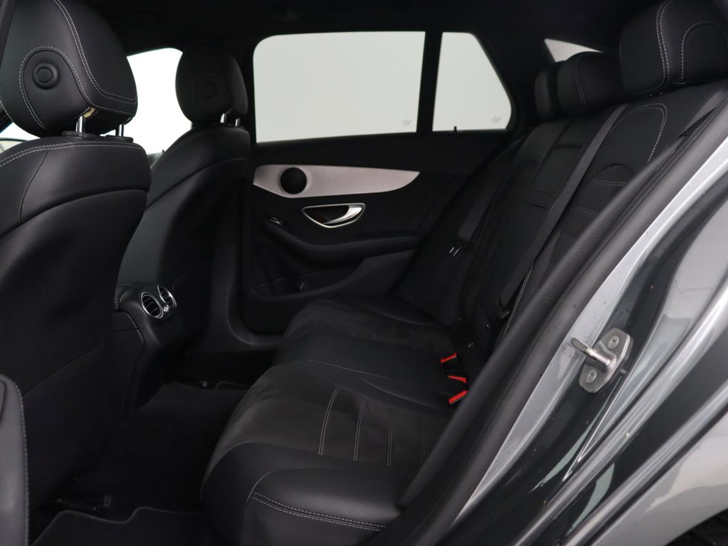 Mercedes-Benz C-Klasse 160 AMG Limited | Stoelverwarming | Leder/Alcantara | Camera | Carplay | Digital Cockpit | Navigatie | Park Assist | Full LED