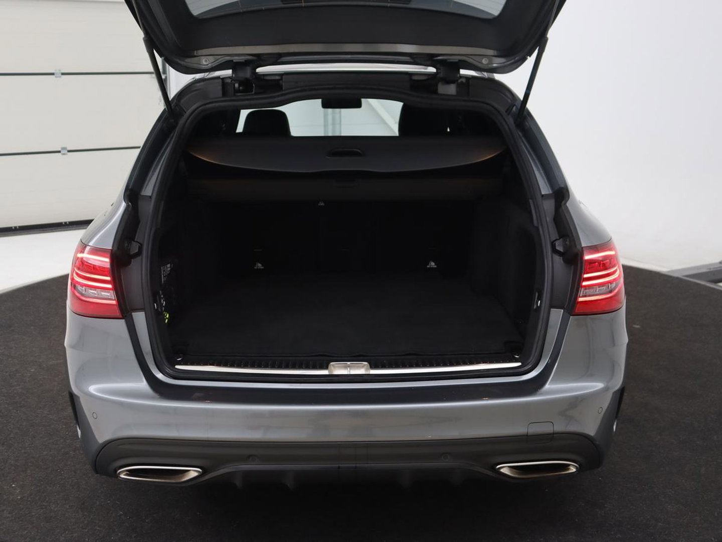 Mercedes-Benz C-Klasse 160 AMG Limited | Stoelverwarming | Leder/Alcantara | Camera | Carplay | Digital Cockpit | Navigatie | Park Assist | Full LED