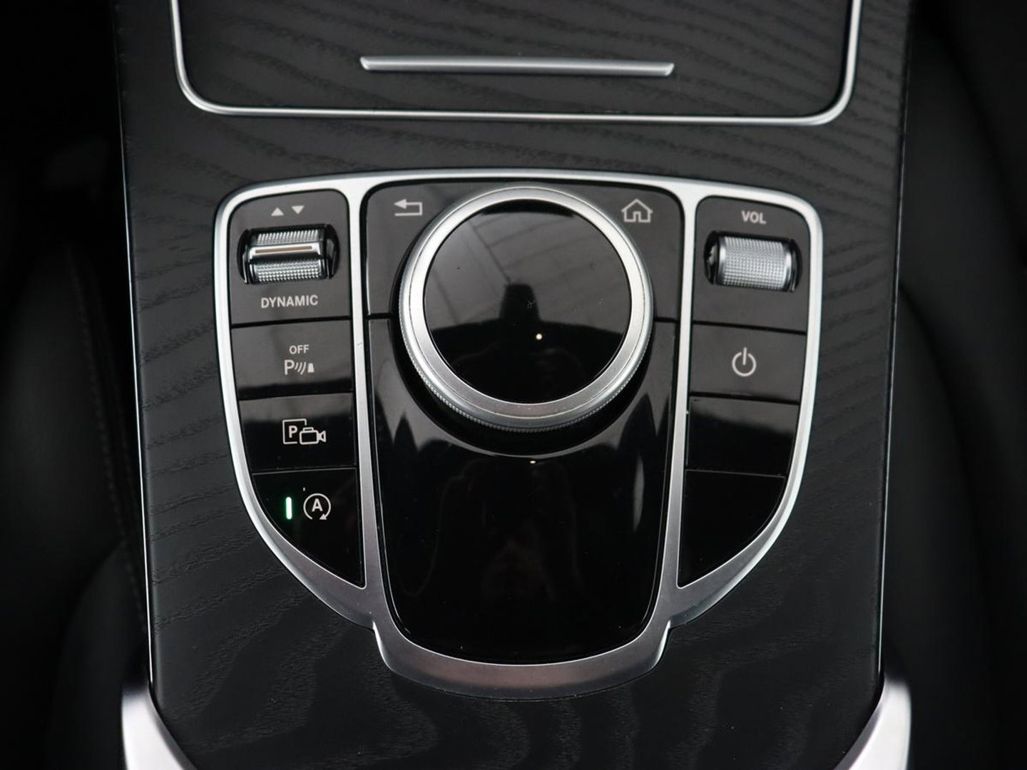 Mercedes-Benz C-Klasse 160 AMG Limited | Stoelverwarming | Leder/Alcantara | Camera | Carplay | Digital Cockpit | Navigatie | Park Assist | Full LED