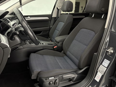 Volkswagen Passat 1.4 TSI PHEV GTE | SOH 90% | Pano | Adap. Cruise | Virtual | Massage | Stoelverw. | Camera | Keyless