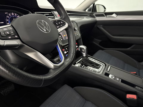 Volkswagen Passat 1.4 TSI PHEV GTE | SOH 90% | Pano | Adap. Cruise | Virtual | Massage | Stoelverw. | Camera | Keyless