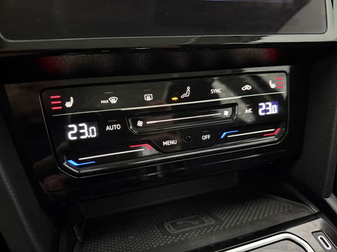 Volkswagen Passat 1.4 TSI PHEV GTE | SOH 90% | Pano | Adap. Cruise | Virtual | Massage | Stoelverw. | Camera | Keyless