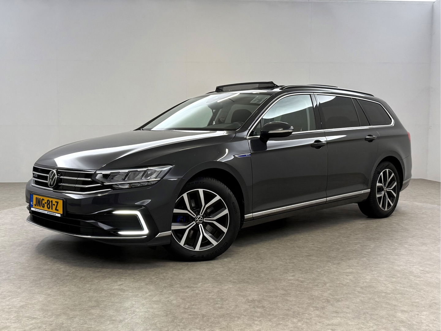 Volkswagen Passat 1.4 TSI PHEV GTE | SOH 90% | Pano | Adap. Cruise | Virtual | Massage | Stoelverw. | Camera | Keyless